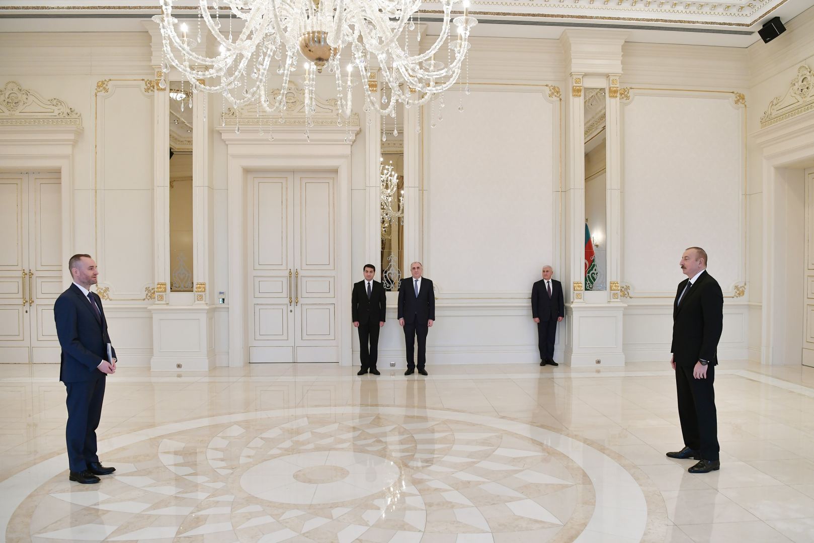 Prezident İlham Əliyev Polşanın Azərbaycanda yeni təyin olunmuş səfirinin etimadnaməsini qəbul edib (FOTO) (YENİLƏNİB)