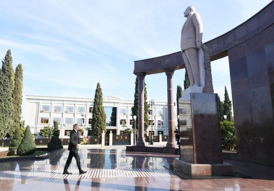 Prezident İlham Əliyev Şəmkir rayonuna səfərə gəlib (FOTO)