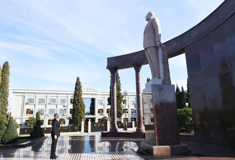 Prezident İlham Əliyev Şəmkir rayonuna səfərə gəlib (FOTO)