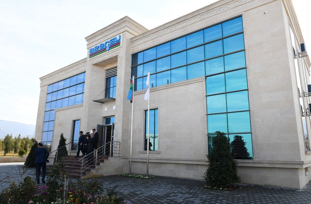 Prezident İlham Əliyev “Şəmkirçay” Sutəmizləyici Qurğular Kompleksinin açılışında iştirak edib (FOTO) (YENİLƏNİB)