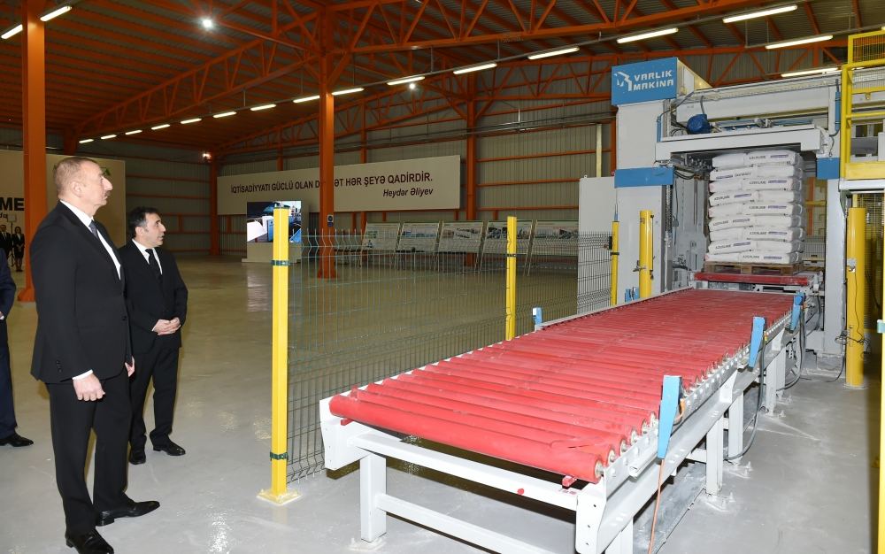 Prezident İlham Əliyev Qazaxda əhəng zavodunun açılışında iştirak edib (FOTO/VİDEO) (YENİLƏNİB)