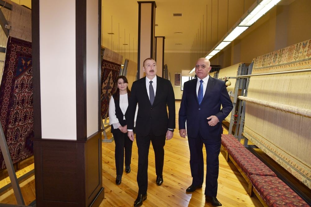 Prezident İlham Əliyev “Azərxalça” ASC-nin Ağstafa filialının fəaliyyəti ilə tanış olub (FOTO) (YENİLƏNİB)