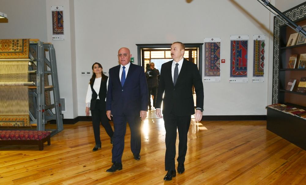 Prezident İlham Əliyev “Azərxalça” ASC-nin Ağstafa filialının fəaliyyəti ilə tanış olub (FOTO) (YENİLƏNİB)