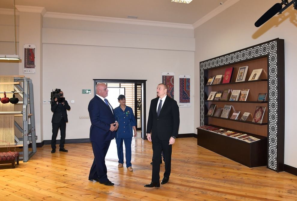 Prezident İlham Əliyev “Azərxalça” ASC-nin Tovuz filialının fəaliyyəti ilə tanış olub (FOTO) (YENİLƏNİB)