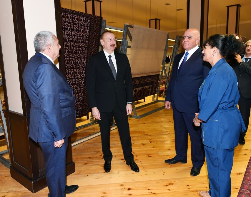 Prezident İlham Əliyev “Azərxalça” ASC-nin Tovuz filialının fəaliyyəti ilə tanış olub (FOTO) (YENİLƏNİB)