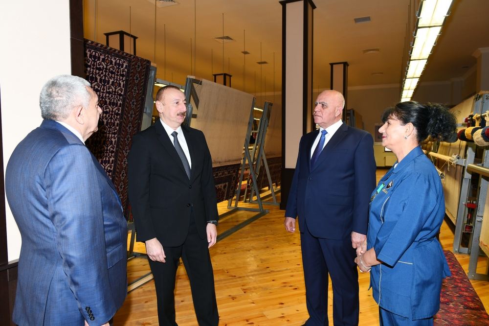 Prezident İlham Əliyev “Azərxalça” ASC-nin Tovuz filialının fəaliyyəti ilə tanış olub (FOTO) (YENİLƏNİB)