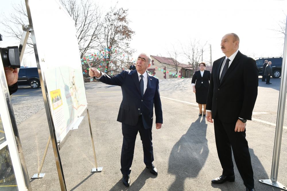 Prezident İlham Əliyev Ağstafada avtomobil yolunun yenidənqurma və bərpadan sonra açılışında iştirak edib (FOTO) (YENİLƏNİB)