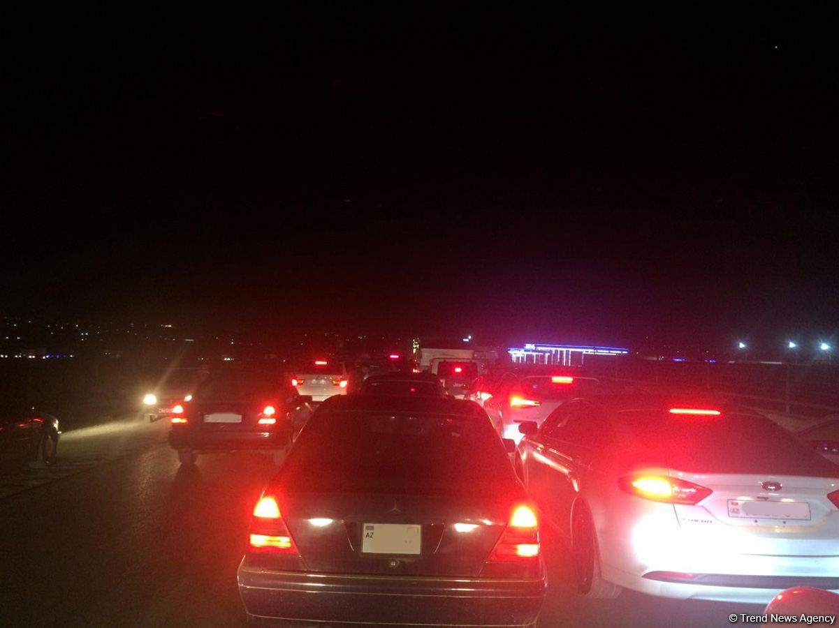 Bakı-Sumqayıt yolunda hərəkət dayanıb (FOTO)