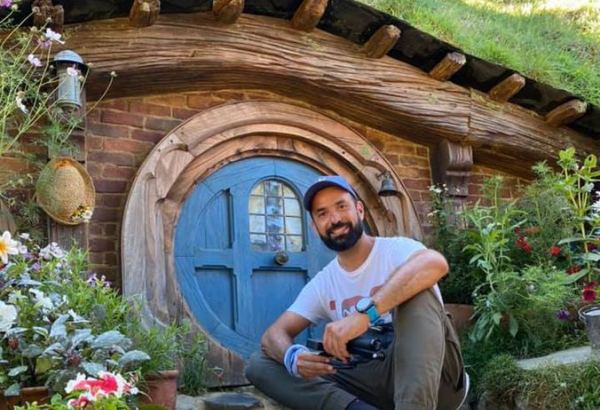 180 günlük dünya səyahəti davam edir: Fərid Novruzi hobbitlərin kəndinə səfər edib (FOTO)