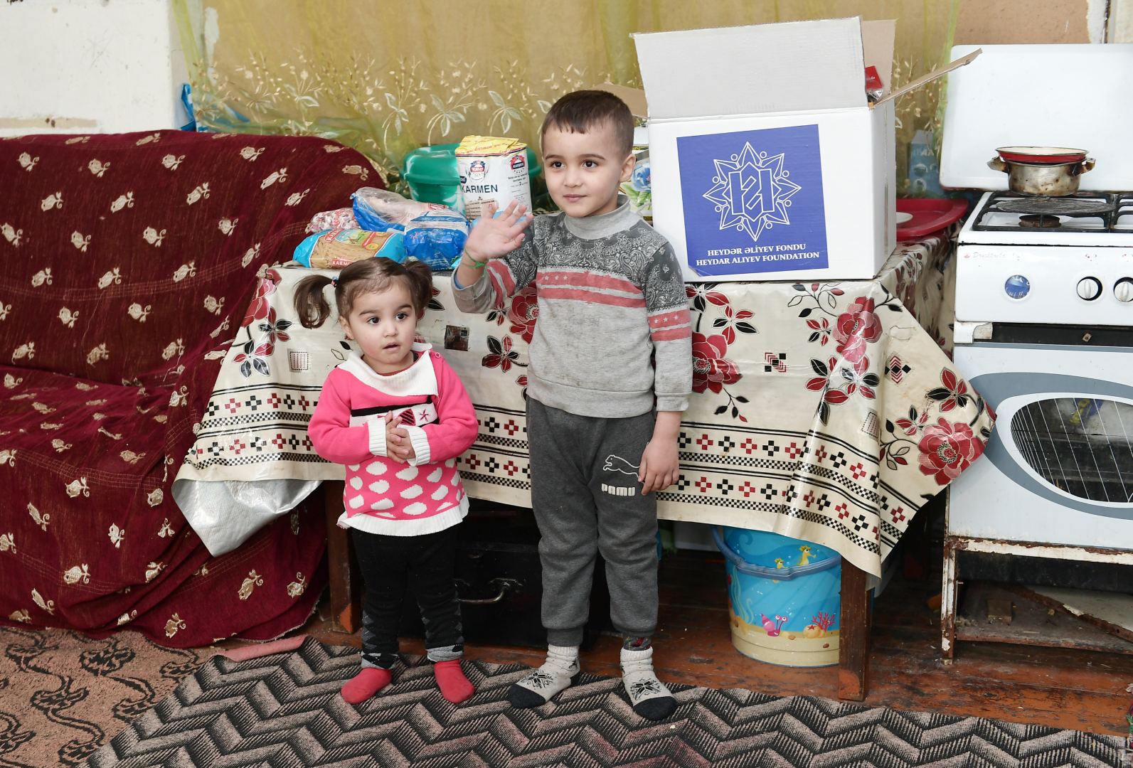 Heydər Əliyev Fondu ünvanlı sosial yardım alan ailələrə Novruz sovqatları paylayıb (FOTO)
