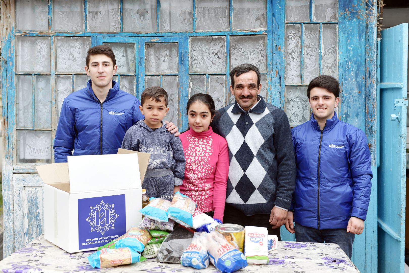 Heydər Əliyev Fondu ünvanlı sosial yardım alan ailələrə Novruz sovqatları paylayıb (FOTO)