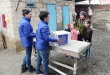 Heydər Əliyev Fondu ünvanlı sosial yardım alan ailələrə Novruz sovqatları paylayıb (FOTO)