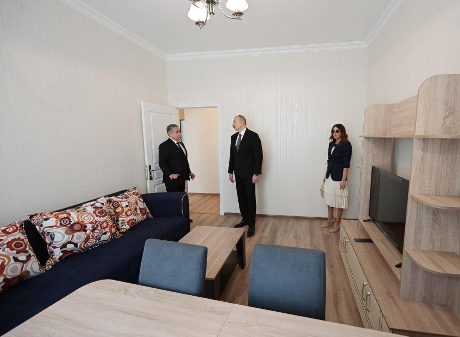 Prezident İlham Əliyev və birinci xanım Mehriban Əliyeva Hövsan yaşayış kompleksinin açılışında iştirak ediblər (FOTO) (YENİLƏNiB)
