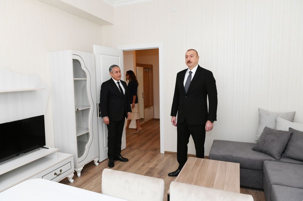 Prezident İlham Əliyev və birinci xanım Mehriban Əliyeva Hövsan yaşayış kompleksinin açılışında iştirak ediblər (FOTO) (YENİLƏNiB)