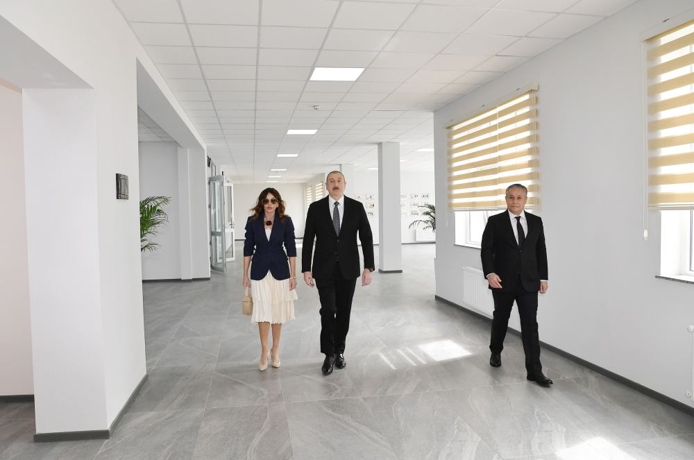 Prezident İlham Əliyev və birinci xanım Mehriban Əliyeva Hövsan yaşayış kompleksinin açılışında iştirak ediblər (FOTO) (YENİLƏNiB)