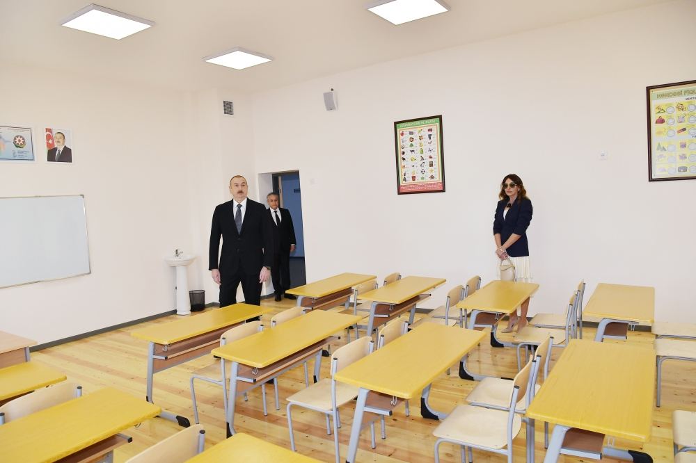 Prezident İlham Əliyev və birinci xanım Mehriban Əliyeva Hövsan yaşayış kompleksinin açılışında iştirak ediblər (FOTO) (YENİLƏNiB)