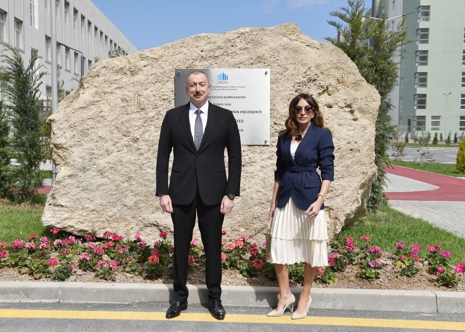 Prezident İlham Əliyev və birinci xanım Mehriban Əliyeva Hövsan yaşayış kompleksinin açılışında iştirak ediblər (FOTO) (YENİLƏNiB)