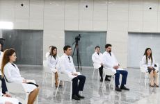 Prezident İlham Əliyev və birinci xanım Mehriban Əliyeva “Yeni klinika” tibb müəssisəsinin açılışında iştirak ediblər (FOTO/VİDEO) (YENİLƏNİB-2)