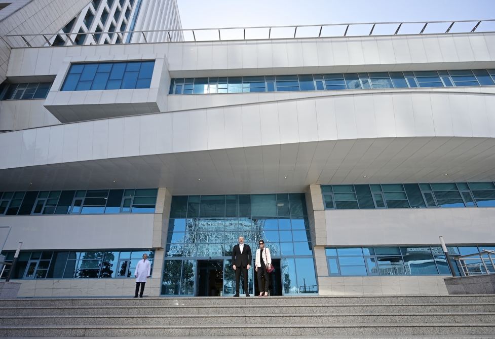Prezident İlham Əliyev və birinci xanım Mehriban Əliyeva “Yeni klinika” tibb müəssisəsinin açılışında iştirak ediblər (FOTO/VİDEO) (YENİLƏNİB-2)