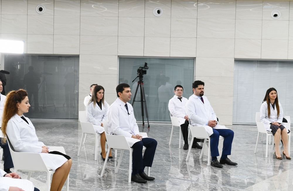Prezident İlham Əliyev və birinci xanım Mehriban Əliyeva “Yeni klinika” tibb müəssisəsinin açılışında iştirak ediblər (FOTO/VİDEO) (YENİLƏNİB-2)