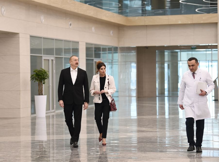 Prezident İlham Əliyev və birinci xanım Mehriban Əliyeva “Yeni klinika” tibb müəssisəsinin açılışında iştirak ediblər (FOTO/VİDEO) (YENİLƏNİB-2)