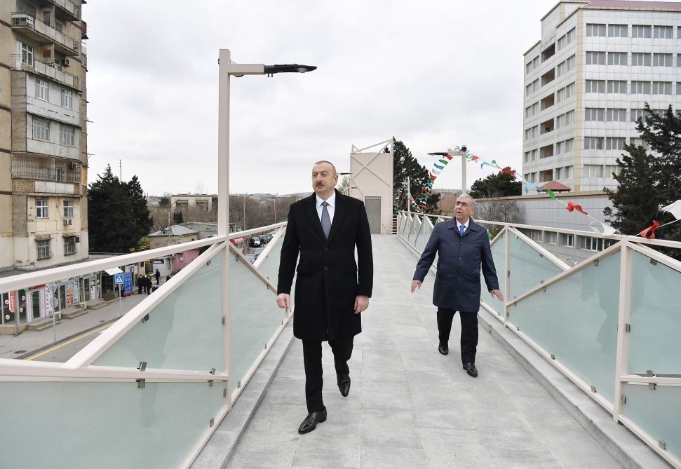 Prezident İlham Əliyev Bakı-Sumqayıt yolunun genişləndirilməsi  çərçivəsində görülən işlərlə tanış olub, Moskva prospekti ilə 20 Yanvar küçəsinin kəsişməsindəki piyada keçidinin açılışında da iştirak edib (FOTO/VİDEO) (YENİLƏNİB)