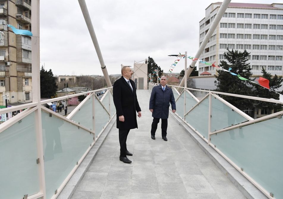 Prezident İlham Əliyev Bakı-Sumqayıt yolunun genişləndirilməsi  çərçivəsində görülən işlərlə tanış olub, Moskva prospekti ilə 20 Yanvar küçəsinin kəsişməsindəki piyada keçidinin açılışında da iştirak edib (FOTO/VİDEO) (YENİLƏNİB)