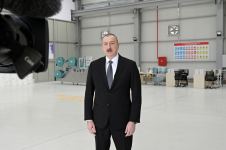 Prezident İlham Əliyev və birinci xanım Mehriban Əliyeva Sumqayıt Kimya Sənaye Parkında tibbi maska istehsalı müəssisəsinin açılışında iştirak ediblər (FOTO/VİDEO) (YENİLƏNİB)