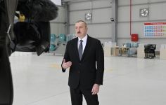 Prezident İlham Əliyev və birinci xanım Mehriban Əliyeva Sumqayıt Kimya Sənaye Parkında tibbi maska istehsalı müəssisəsinin açılışında iştirak ediblər (FOTO/VİDEO) (YENİLƏNİB)
