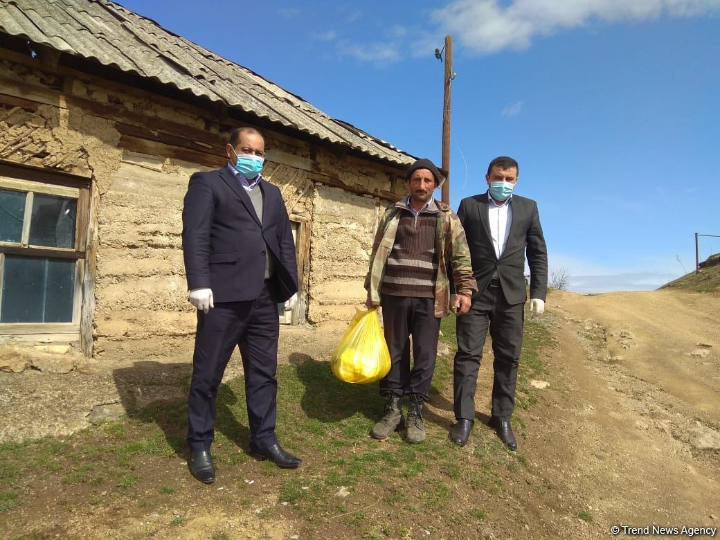 Deputat Arzu Nağıyev aztəminatlı, tənha yaşayan 50 ailəyə ərzaq yardımı edib (FOTO)