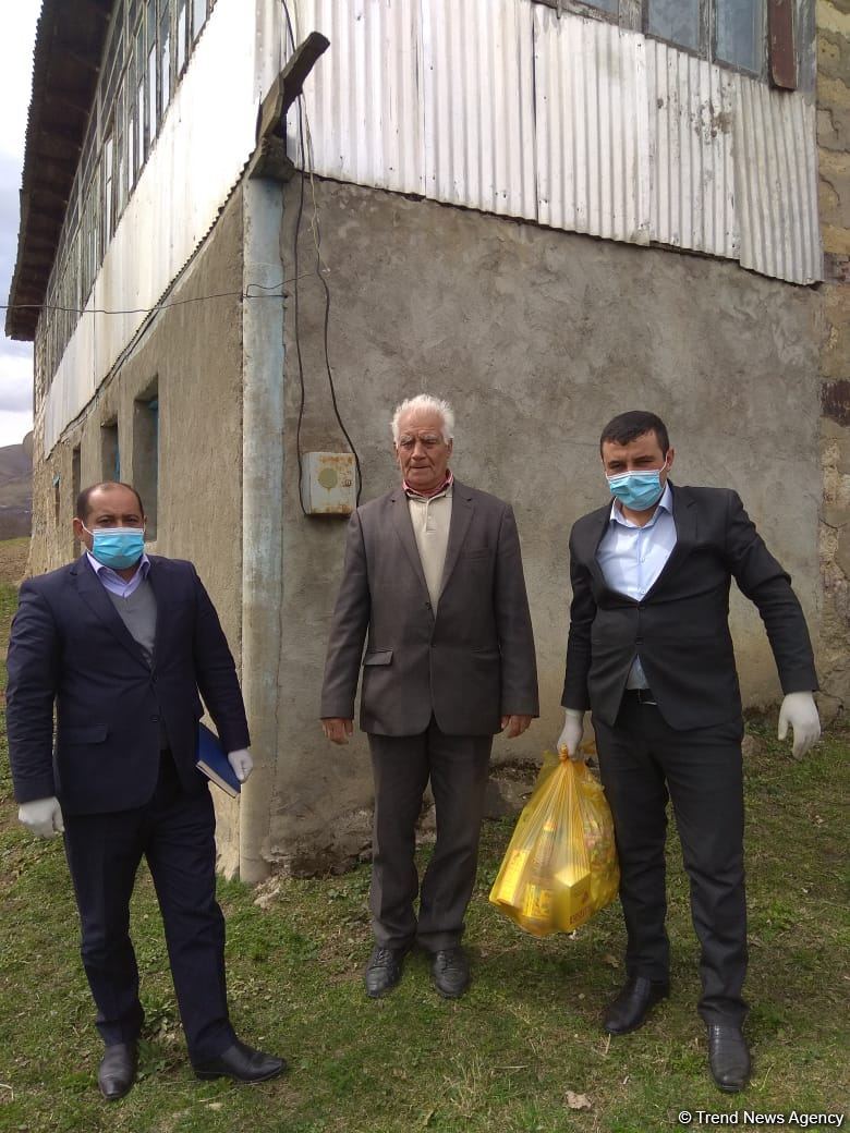 Deputat Arzu Nağıyev aztəminatlı, tənha yaşayan 50 ailəyə ərzaq yardımı edib (FOTO)