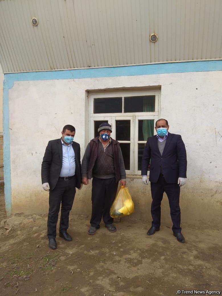 Deputat Arzu Nağıyev aztəminatlı, tənha yaşayan 50 ailəyə ərzaq yardımı edib (FOTO)