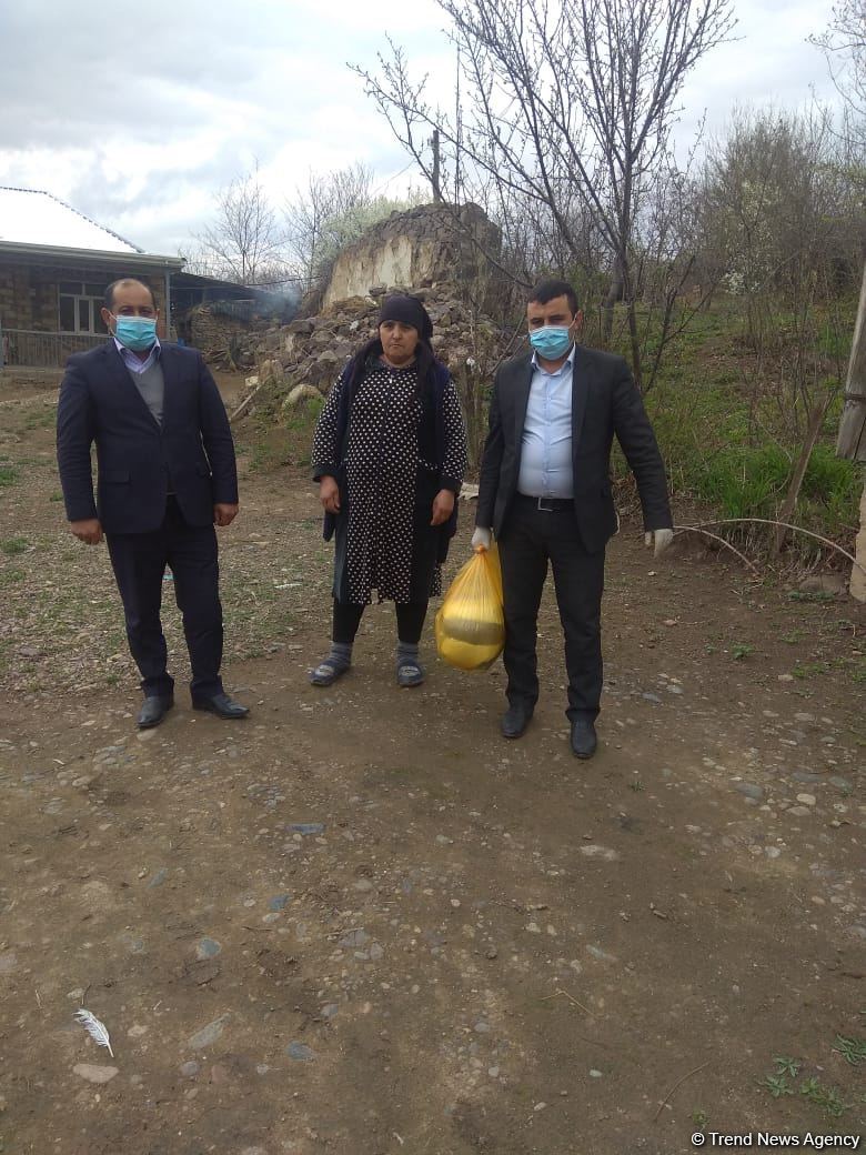 Deputat Arzu Nağıyev aztəminatlı, tənha yaşayan 50 ailəyə ərzaq yardımı edib (FOTO)