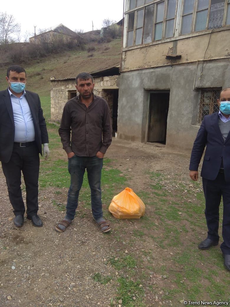 Deputat Arzu Nağıyev aztəminatlı, tənha yaşayan 50 ailəyə ərzaq yardımı edib (FOTO)