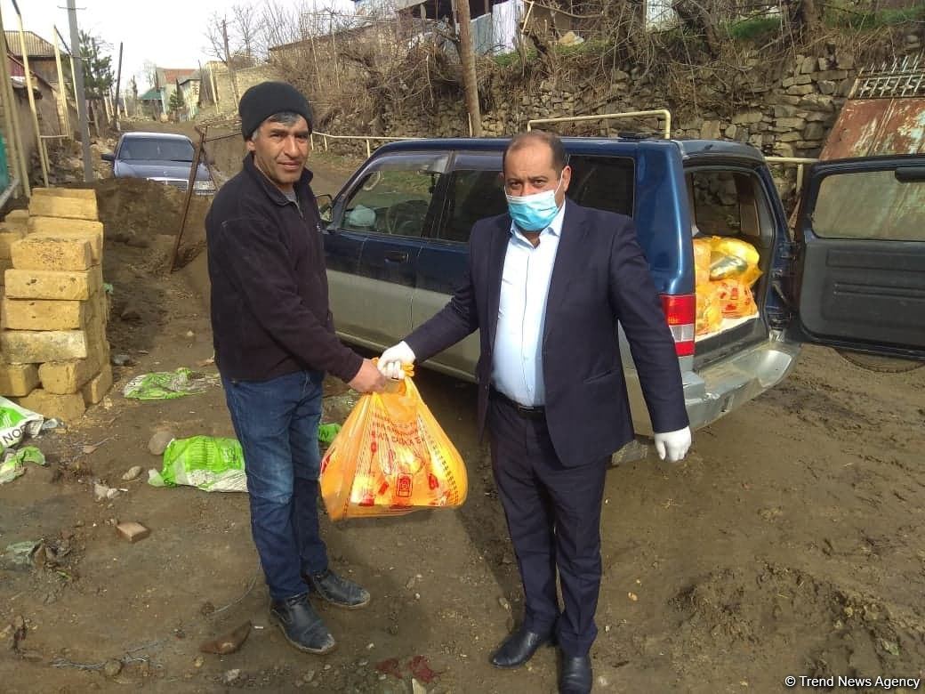 Deputat Arzu Nağıyev aztəminatlı, tənha yaşayan 50 ailəyə ərzaq yardımı edib (FOTO)