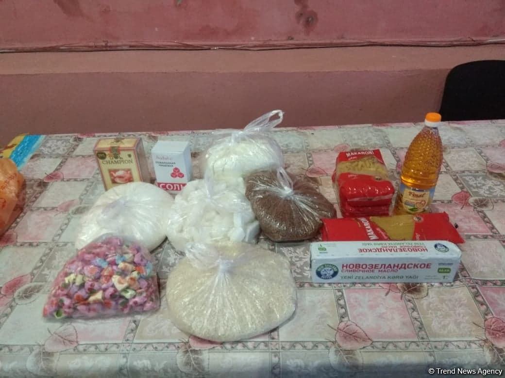 Deputat Arzu Nağıyev aztəminatlı, tənha yaşayan 50 ailəyə ərzaq yardımı edib (FOTO)