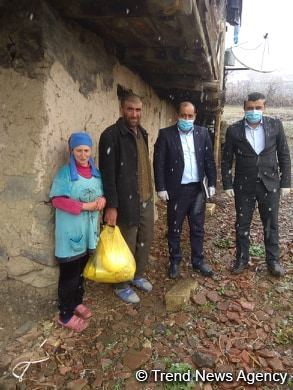 Deputat Arzu Nağıyev aztəminatlı, tənha yaşayan 50 ailəyə ərzaq yardımı edib (FOTO)