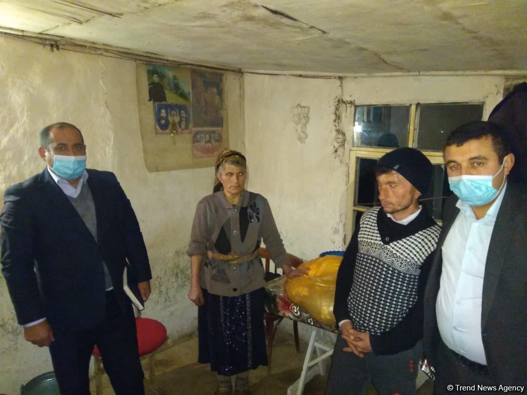 Deputat Arzu Nağıyev aztəminatlı, tənha yaşayan 50 ailəyə ərzaq yardımı edib (FOTO)
