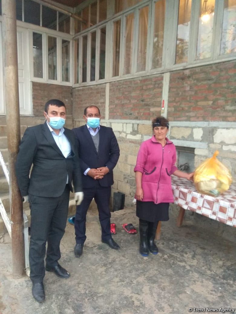 Deputat Arzu Nağıyev aztəminatlı, tənha yaşayan 50 ailəyə ərzaq yardımı edib (FOTO)