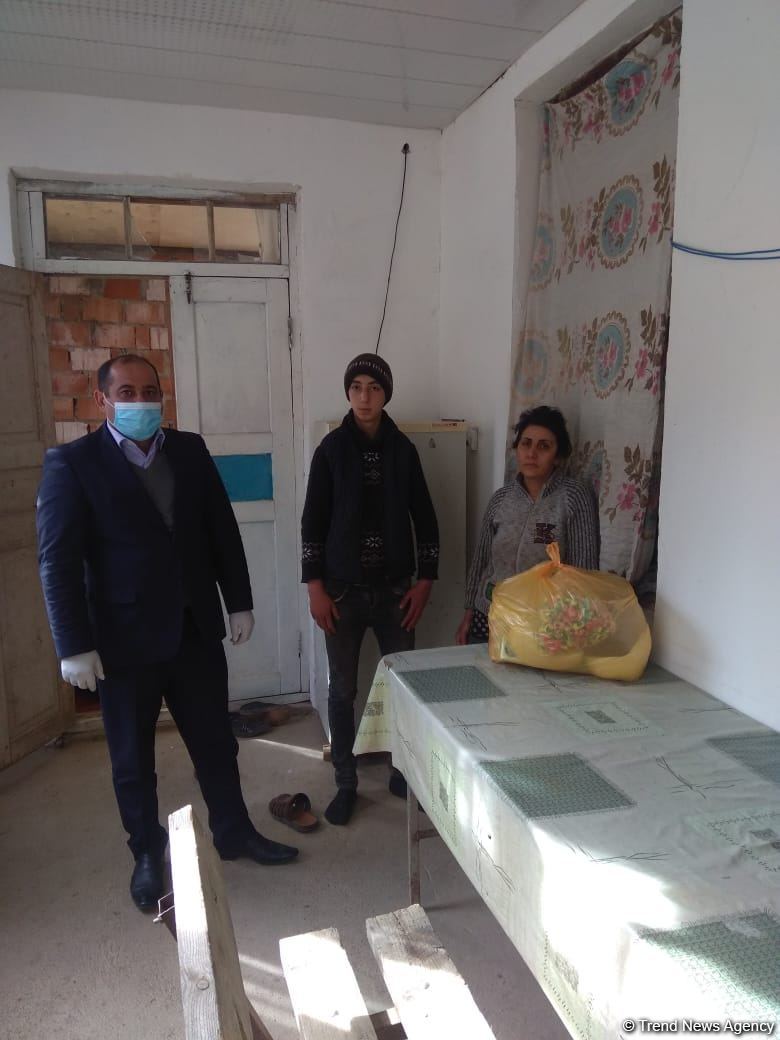 Deputat Arzu Nağıyev aztəminatlı, tənha yaşayan 50 ailəyə ərzaq yardımı edib (FOTO)