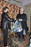 Deputat Sevil Mikayılova aztəminatlı ailələrə və tənha yaşayan şəxslərə ərzaq yardımı edib (FOTO)