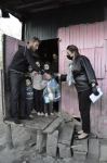 Deputat Sevil Mikayılova aztəminatlı ailələrə və tənha yaşayan şəxslərə ərzaq yardımı edib (FOTO)