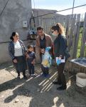 Deputat Sevil Mikayılova aztəminatlı ailələrə və tənha yaşayan şəxslərə ərzaq yardımı edib (FOTO)