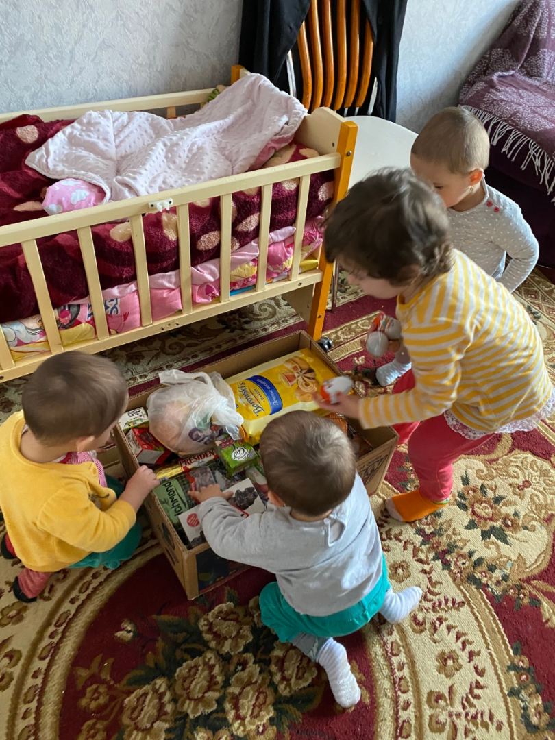 Heydər Əliyev Fondunun vitse-prezidenti Leyla Əliyevanın təşəbbüsü ilə aztəminatlı ailələrə yardım edildi (FOTO)