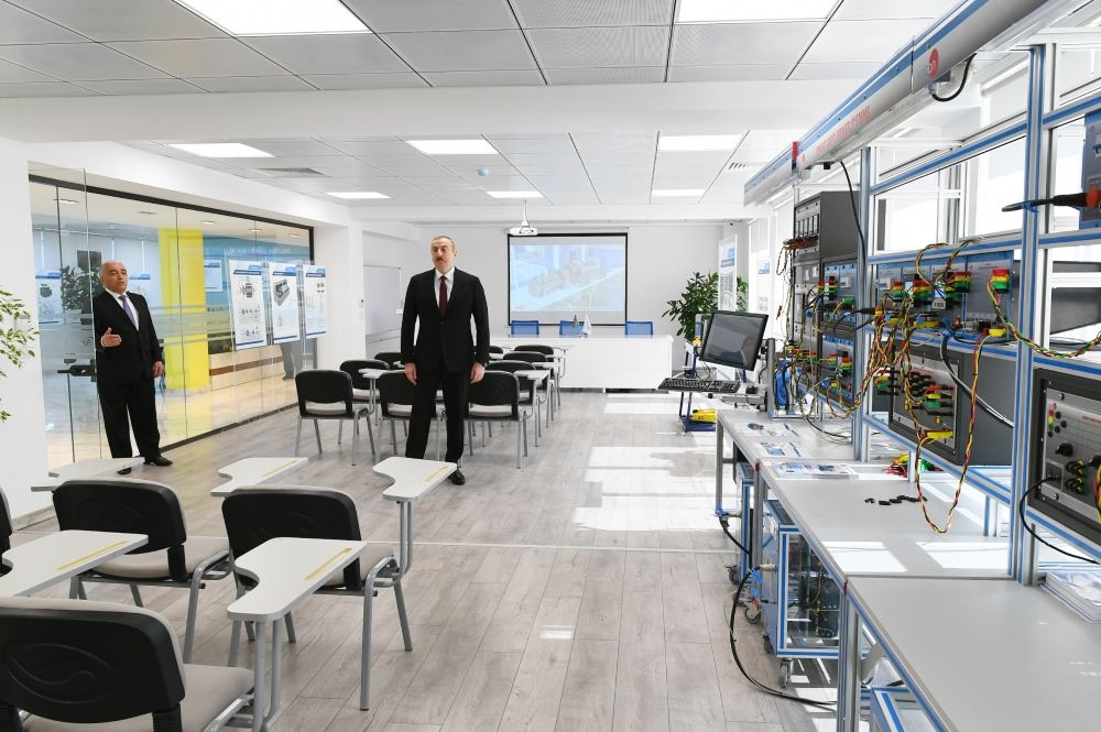 Prezident İlham Əliyev “Azərenerji” ASC-nin yenidən qurulan Baş idarəetmə, elm, tədris və laboratoriya kompleksinin açılışında iştirak edib (FOTO/VİDEO) (YENİLƏNİB-2)