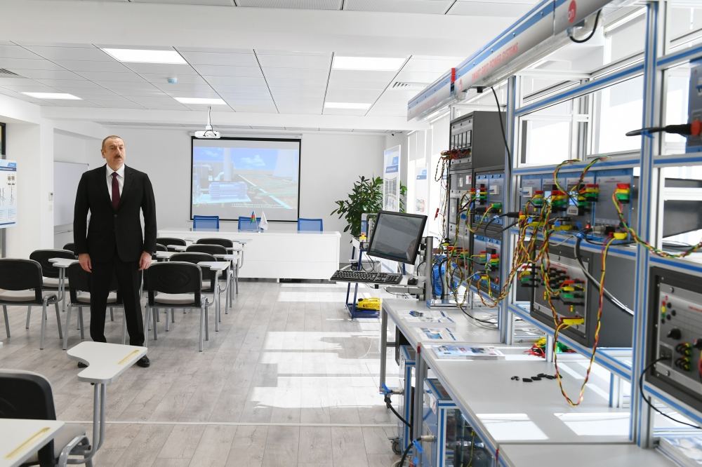 Prezident İlham Əliyev “Azərenerji” ASC-nin yenidən qurulan Baş idarəetmə, elm, tədris və laboratoriya kompleksinin açılışında iştirak edib (FOTO/VİDEO) (YENİLƏNİB-2)