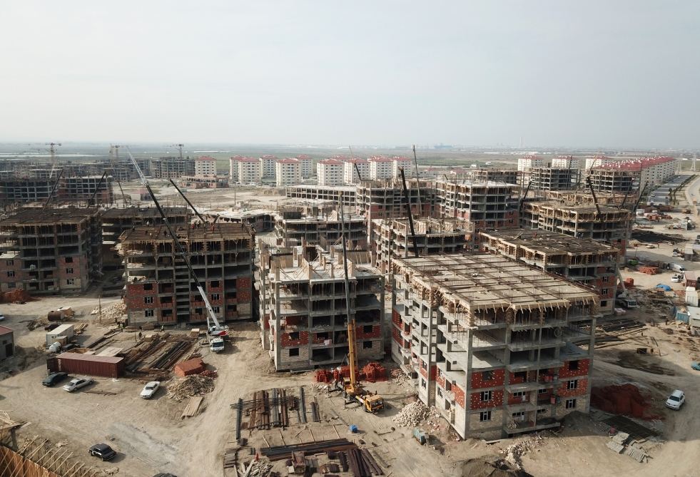 Prezident İlham Əliyev 3042 məcburi köçkün ailəsi üçün yaşayış binalarından ibarət  məhəllələrdə tikinti işlərinin gedişi ilə tanış olub (FOTO/VİDEO) (YENİLƏNİB)