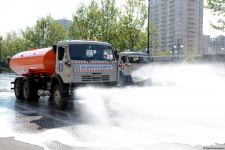 Bakının küçələri dezinfeksiya olunur (FOTOREPORTAJ)