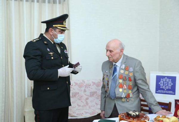 Heydər Əliyev Fondu Böyük Vətən Müharibəsi veteranlarını evlərində təbrik edib (FOTO)