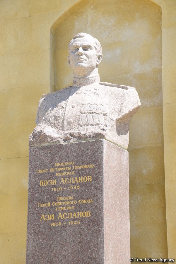 Azərbaycan ictimaiyyəti 9 May - faşizm üzərində Qələbənin 75-ci ildönümünü qeyd edir (FOTO)